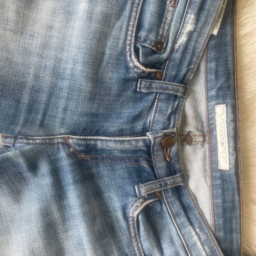 Joe's Jeans | W 27 Rocker | Medium Wash, Boot Cut, Low Rise - Picture 4 of 6